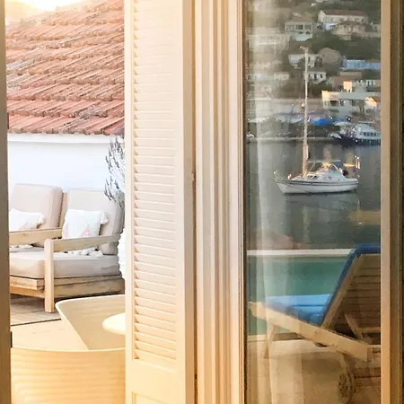 Perantzada 1811 Hotel 4*