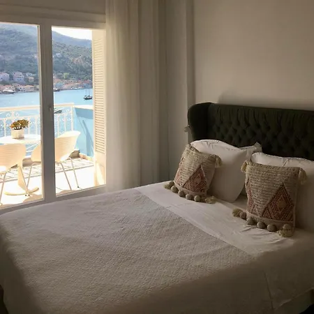 Perantzada 1811 Hotel 4*