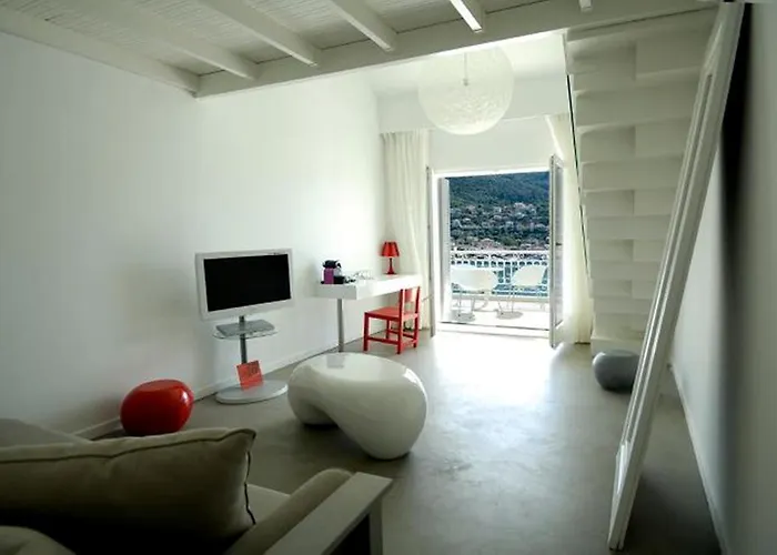 Hotell Perantzada 1811 4*
