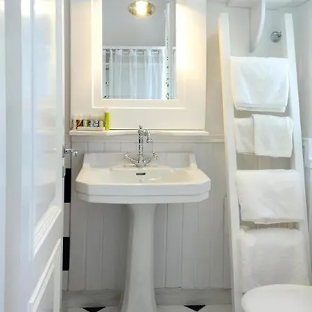 Perantzada 1811 Hotel 4*