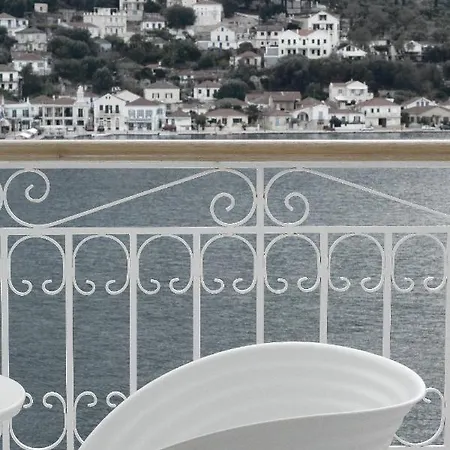 Perantzada 1811 Hotel