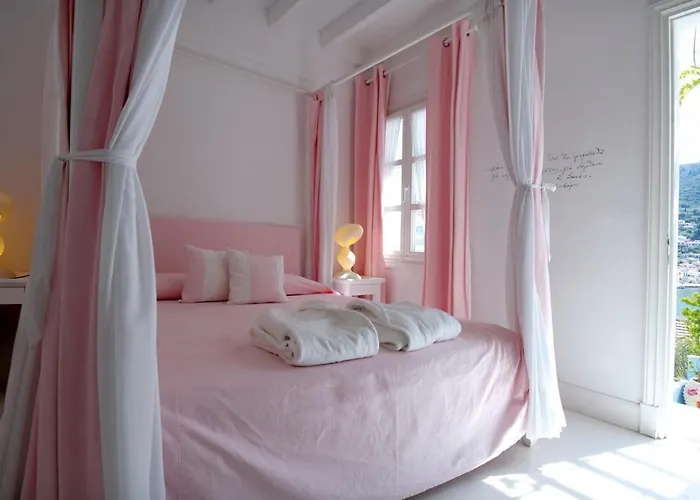 Perantzada 1811 Otel 4*