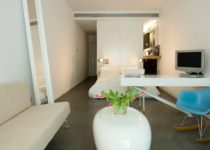 Perantzada 1811 Otel 4*